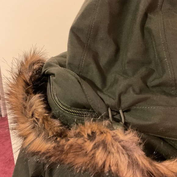 The North Face Jacket with Hood. - Picture 12 of 14